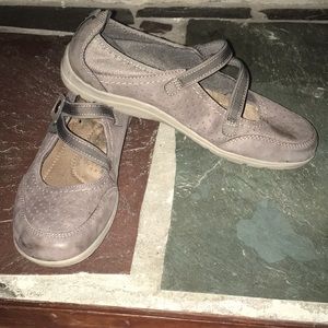 Earth origins slip on shoe